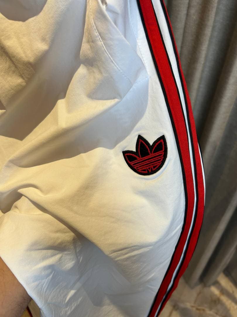 ADIDA_S ORIGINALS WHITE RED 3 STRIPES PREMIUM TRACKPANT alternate view