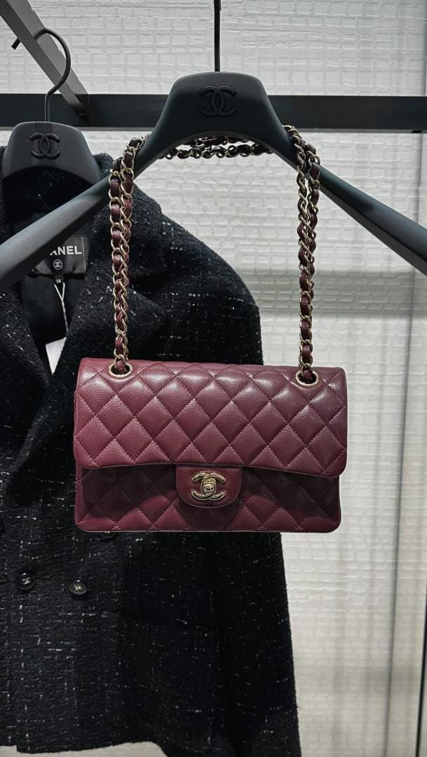 Chanel_Jumbo_Wine_ShoulderBag_With_OriginalBox_DustCover alternate view