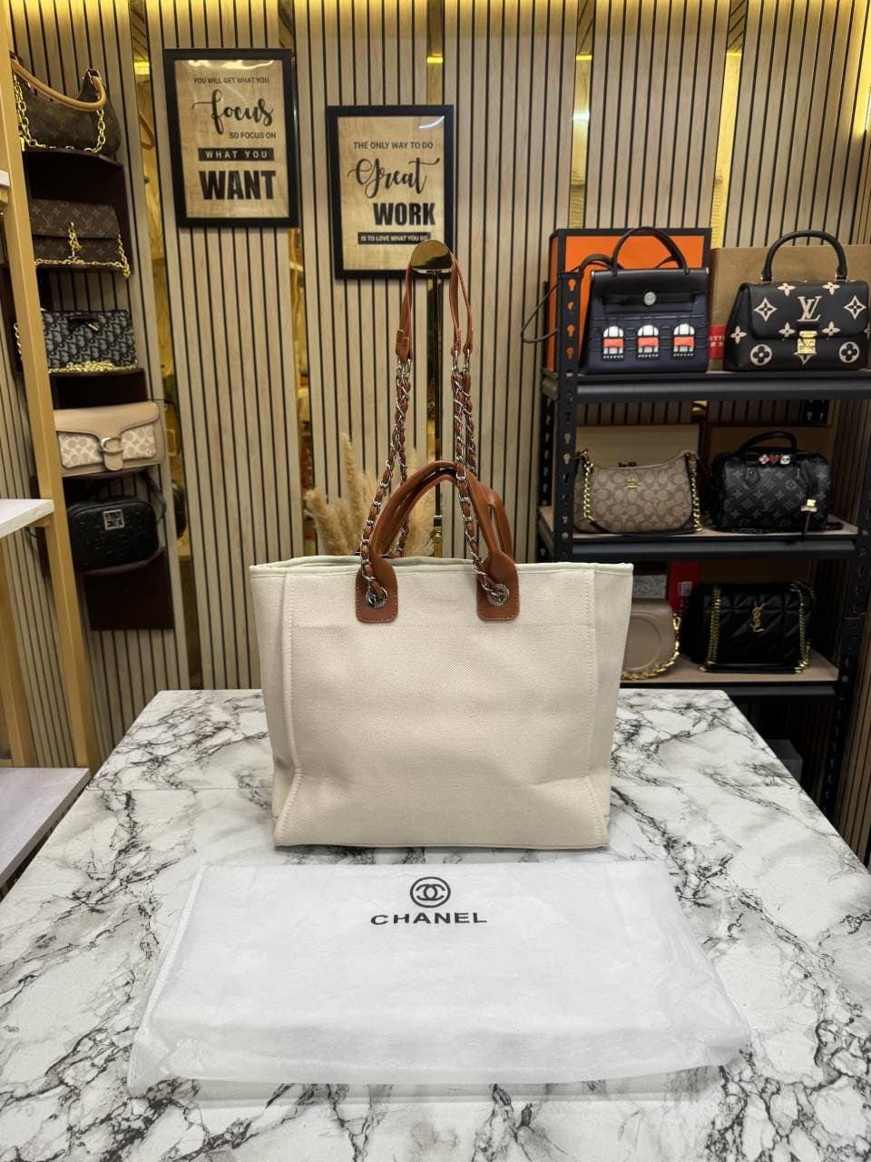 CHANE_L PARIS DUE TOTE BAG DIOMOND LOGO WITH DUST BAG PREMIUM QUALITY (BIEGE) alternate view